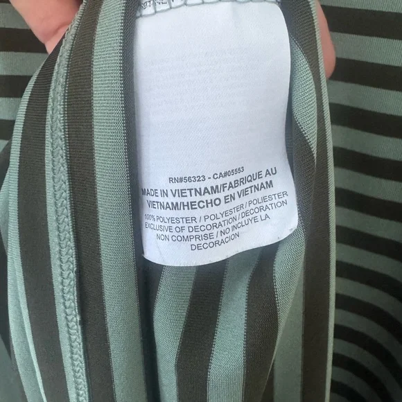 Nike Dri-FIT Victory Striped Golf Polo – Men’s Medium - Picture 10 of 10